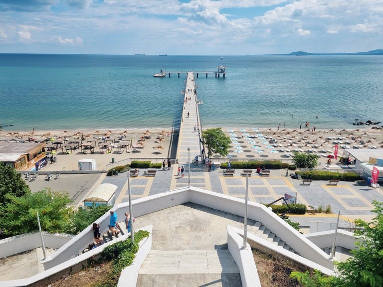 Why is the beach in Burgas, Bulgaria almost empty, where are all the tourists? (Photo gallery)