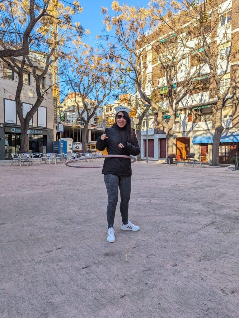 A Beautiful Day Dancing Hula Hoop / Un Bonito Día Bailando Hula Hula 💫