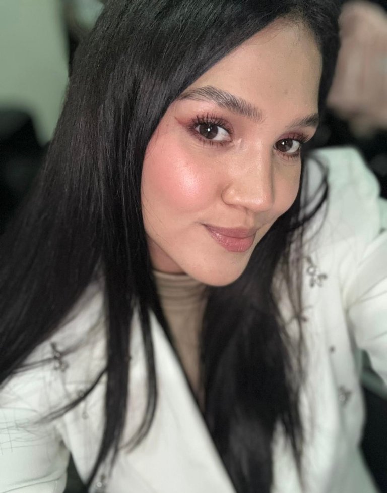 A Simple Selfie to Brighten the Day • Una Bonita Selfie de Hoy