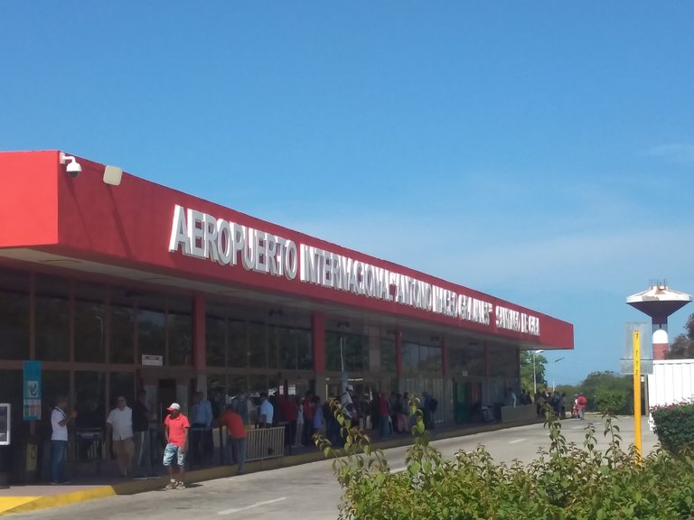 A tour across Antonio Maceo International Airport (SCU) 