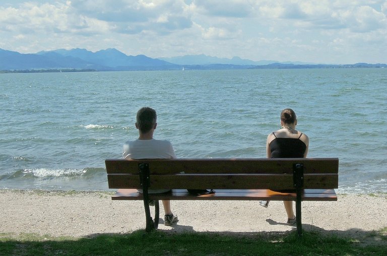 Distant 