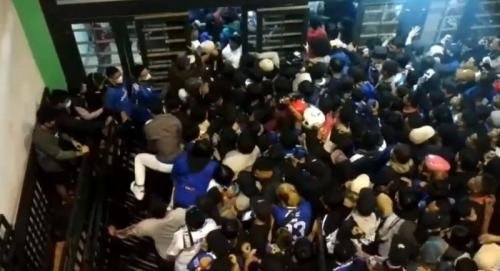 Persib Bandung Supporters Crammed into The Stadium