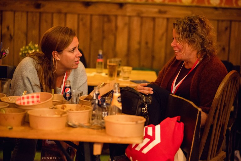 Watch out for these 2 Dutchies! @karinxxl and @soyrosa deep in conversation at boules the previous night. Pic by @bil.prag