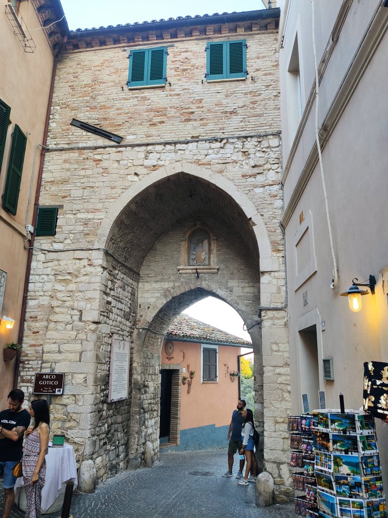 Sirolo gate