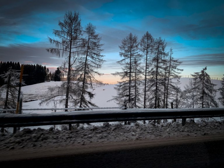 Verso il tramonto, ho deciso di tornare a casa e sono stato sorpreso da un bellissimo tramonto.