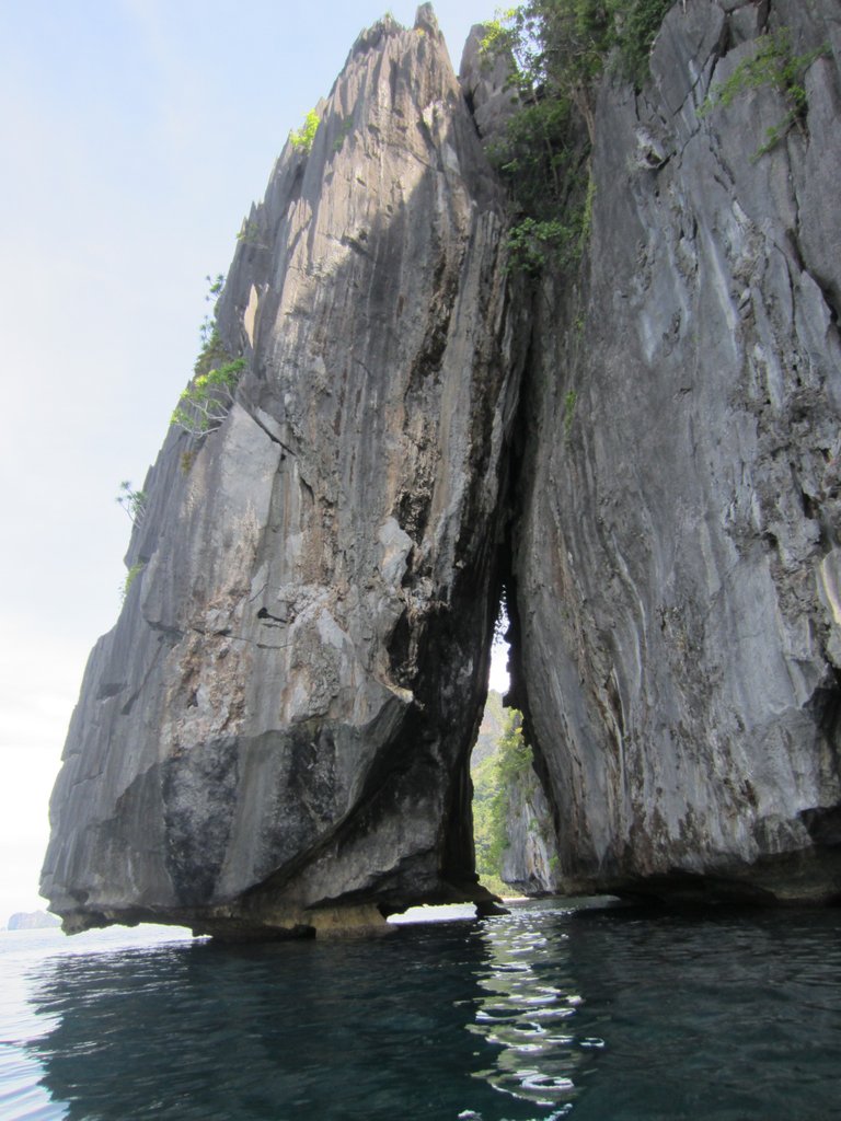 The leaning rock of black stone.