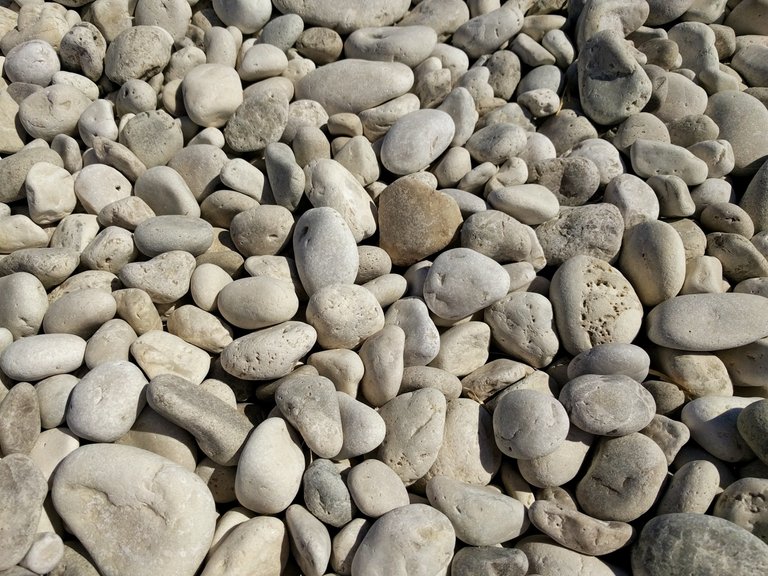 The beaches in the South of Albania seem to be more stoney than in the North. I like that :)