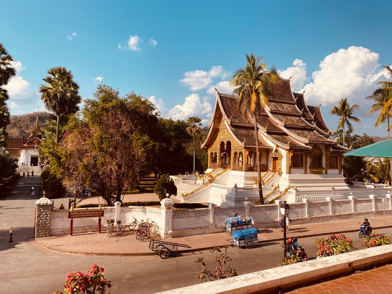 Mt. Phousi is right opposite of the Royal Palace. Once you get past that first set of stairs you get this amazing view!