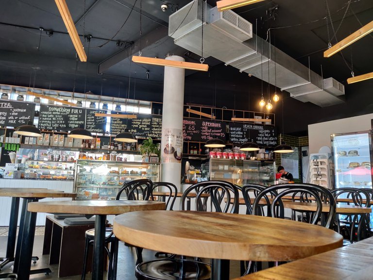 Cafe 2151: Sydney (AUSTRALIA).jpg