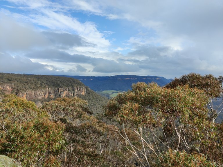 Pulpit Rock: Blue Mountains, AUSTRALIA.jpg