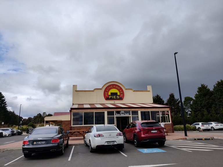 Heatherbrae's Pies: Exeter, AUSTRALIA.jpg