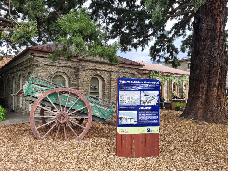 There were also some heritage sites with historic relevance. The signboard talked about how and when Queenstown was established as a town. Brad digs the history of any place we visit. I usually let him go visit anything he wants and capture anything that’s important to him while I stare at the gorgeous trees or birds or just people-watch. For some reason, I love the ’now’ moment much more than the past. But we’re all different, right?