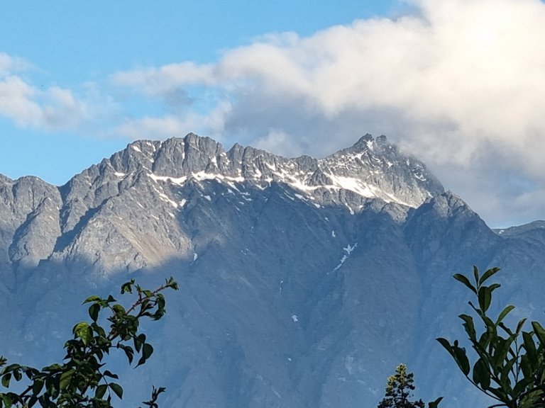 Second last photo but by no means the end of the beauty that Queenstown displays, this one is of the Remarkables, a set of mountains that contain one of the two local ski fields. Even though it was almost summer when we were there, there were still some pockets of snow on top.