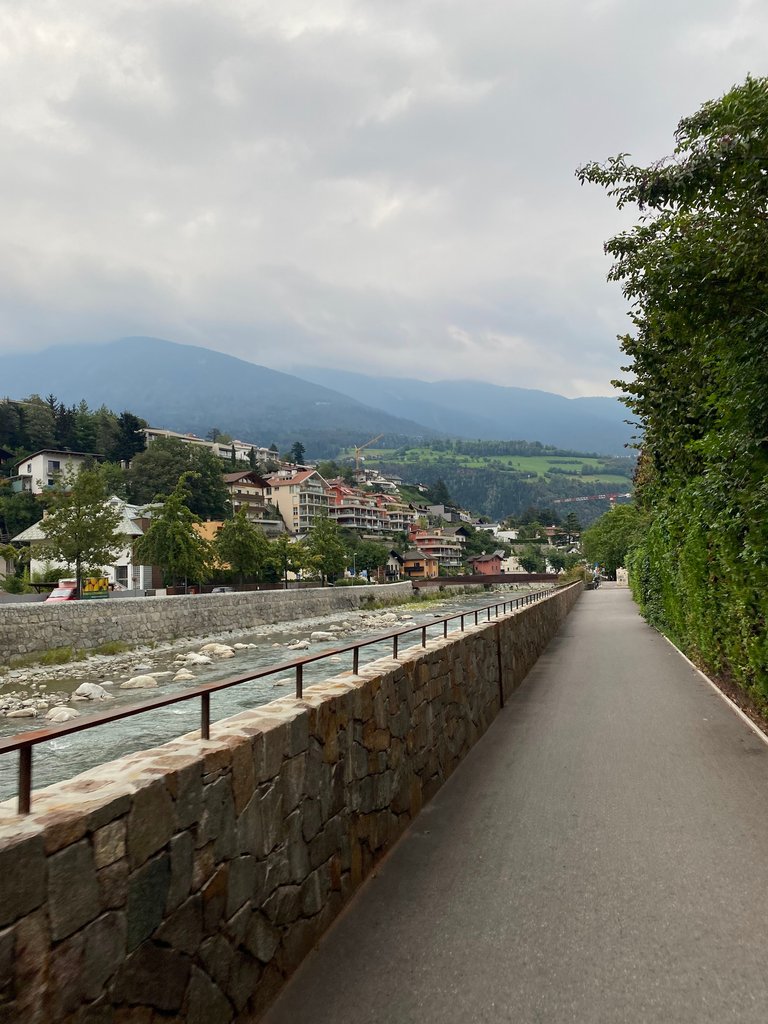 It takes a 3 km ride from Camping Lowenhof to Brixen old town center