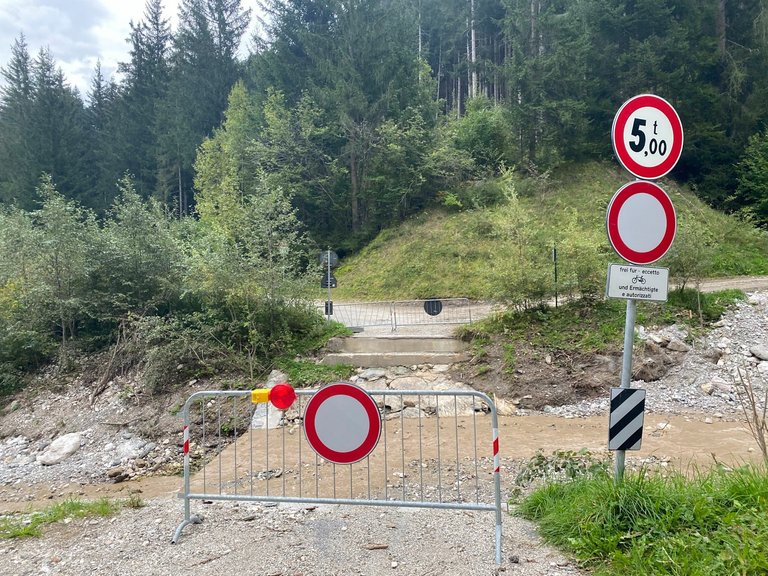 Unfortunately the road was closed due to recent floods, so I had to go back