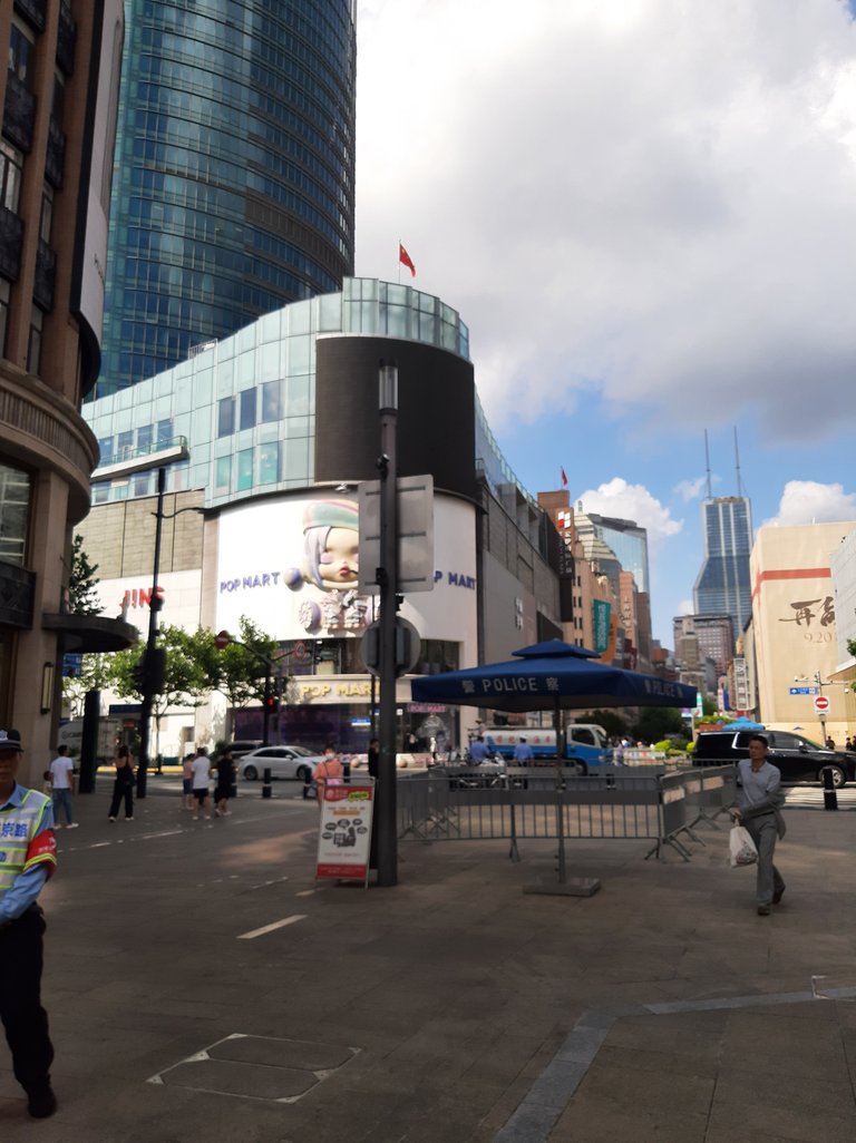 Shopping Area Near The Bund