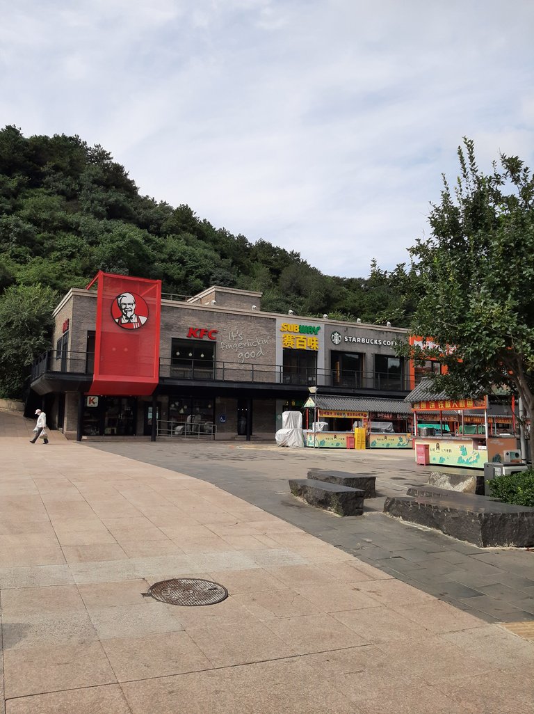 KFC & Starbucks at Badaling Great Wall?!