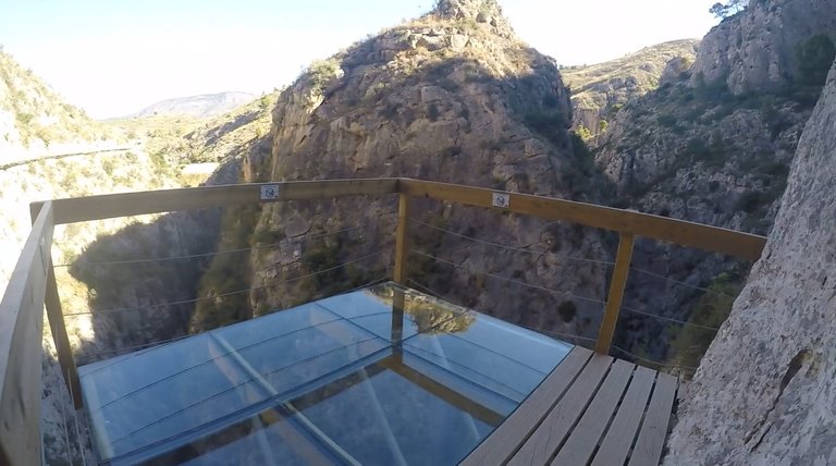 Floating glass platform viewpoint (3).