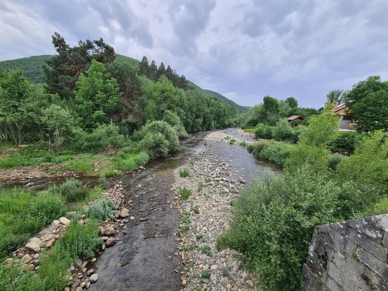 Esla river and a house, from the bridge (3).