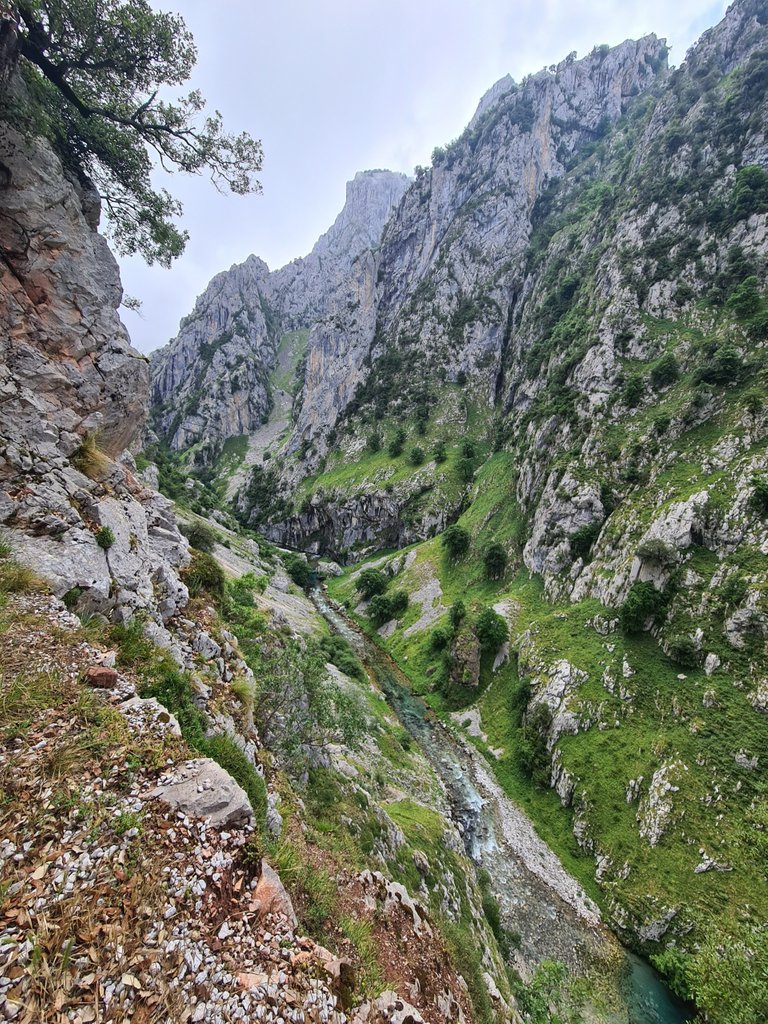 Cares river and the chasm.