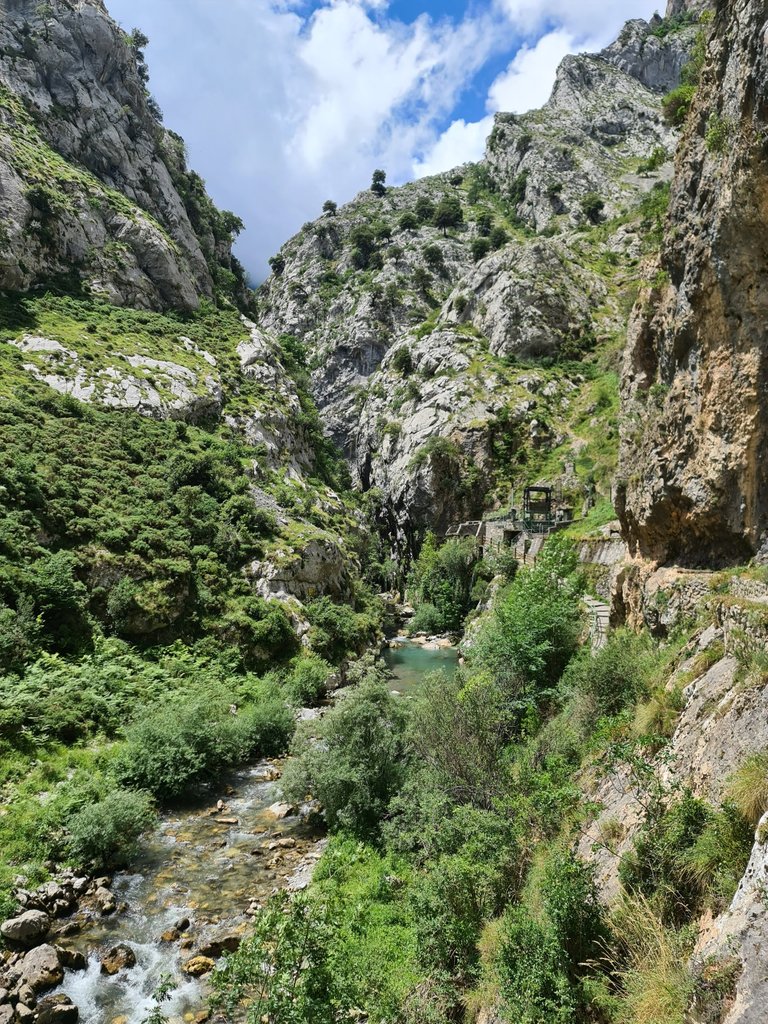 Another part of the Cares River, at low levels.