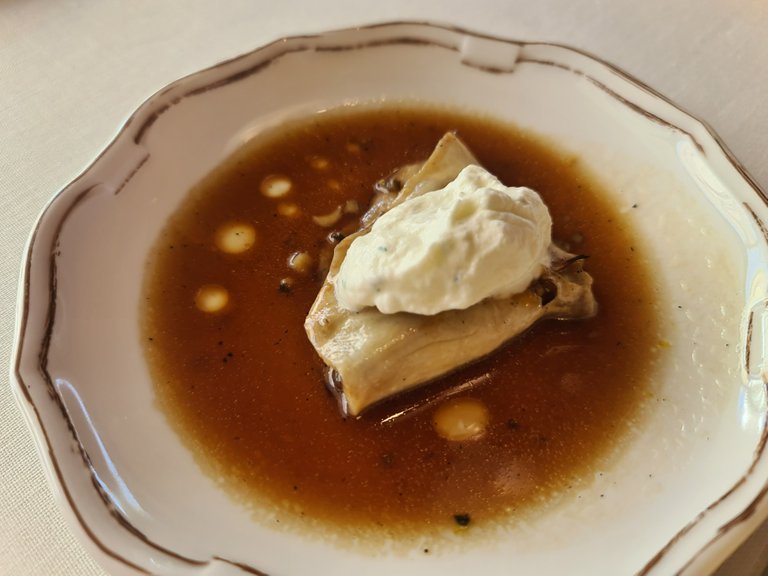 ”Fisherman’s ’morteruelo’ crepe, celeriac roasted in a salt crust and it’s juices” (First main dish) (3).