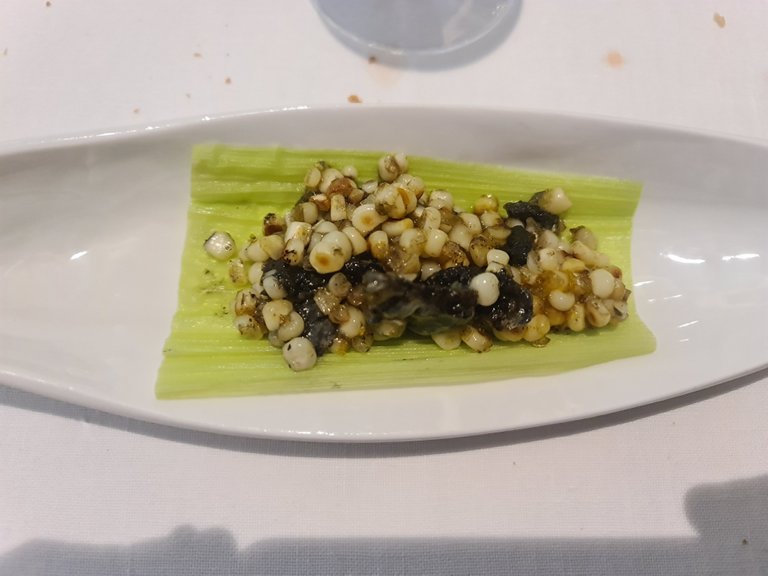 Tender corn with ’huitlacoche’ and smoked egg, paired with homemade corn beer (Third main course) (2).