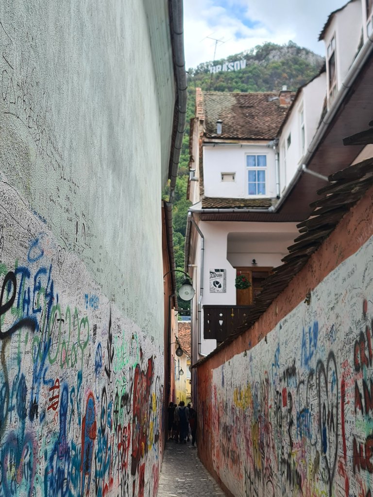 ”Strada Sforii” (Rope street), third narrowest street in whole Europe.