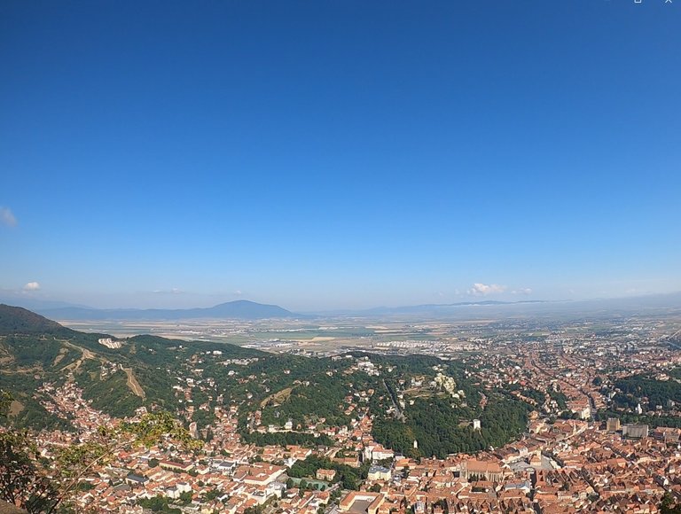 Brasov city from second the viewpoint (1).