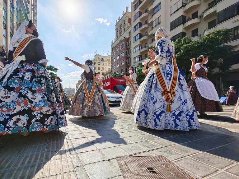 Falleras in Masks 2021: Parades to Pick Up Fallas Prizes