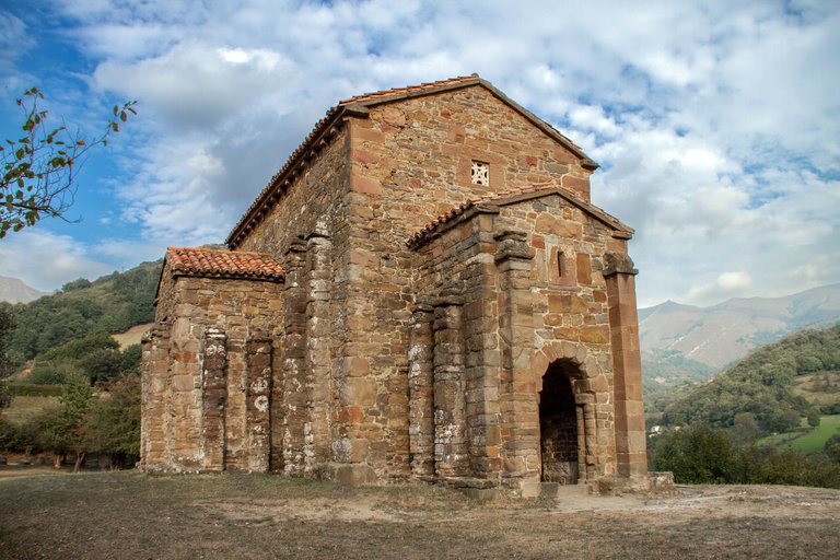 An example of Pre-Romanesque architecture