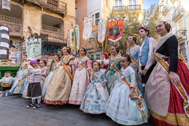 La Entrega de Premios – A Two Day Parade To Pick Up the Fallas Prizes – 2023