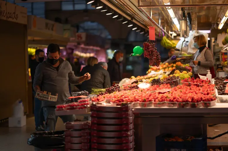 Best Time to Visit the Mercado Central of Valencia?