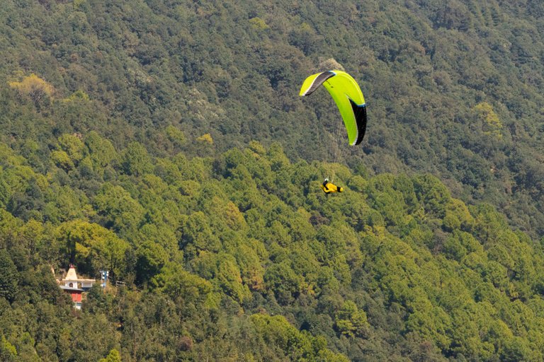 Paraglider fyling on the Temple