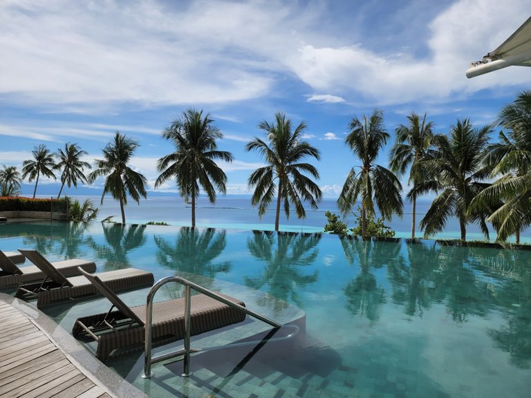 Stunning Infinity Pool