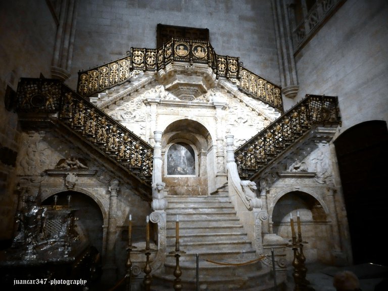 Golden Staircase, 16th century. Work of Gil de Siloé