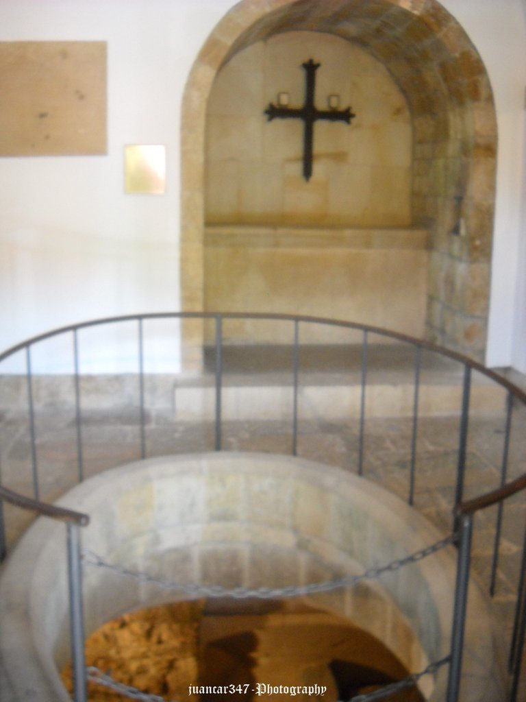 Cangas de Onís: interiors of the hermitage of the Holy Cross