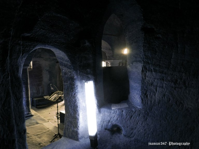 Panorámica de la nave desde una de las capillas excavadas en la roca