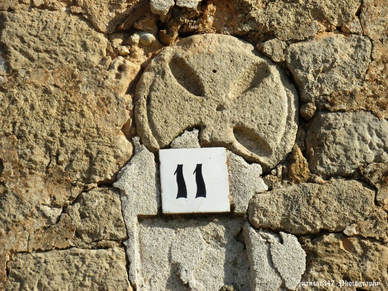 Funerary stele: paté cross used by the Knights Templar