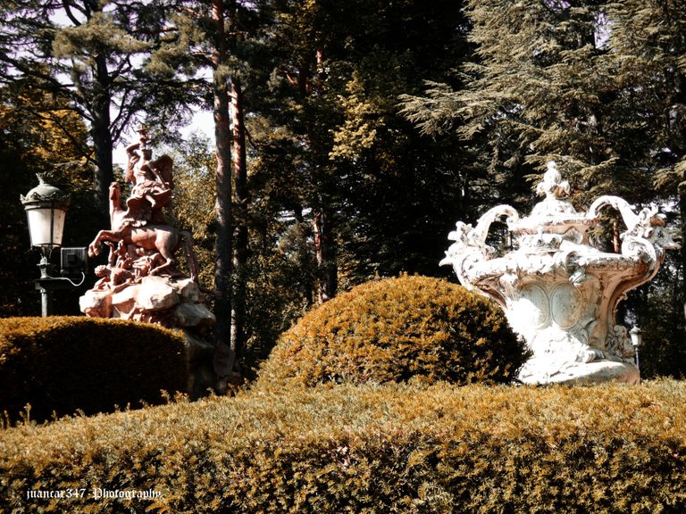 Towards the iconic Neptune fountain