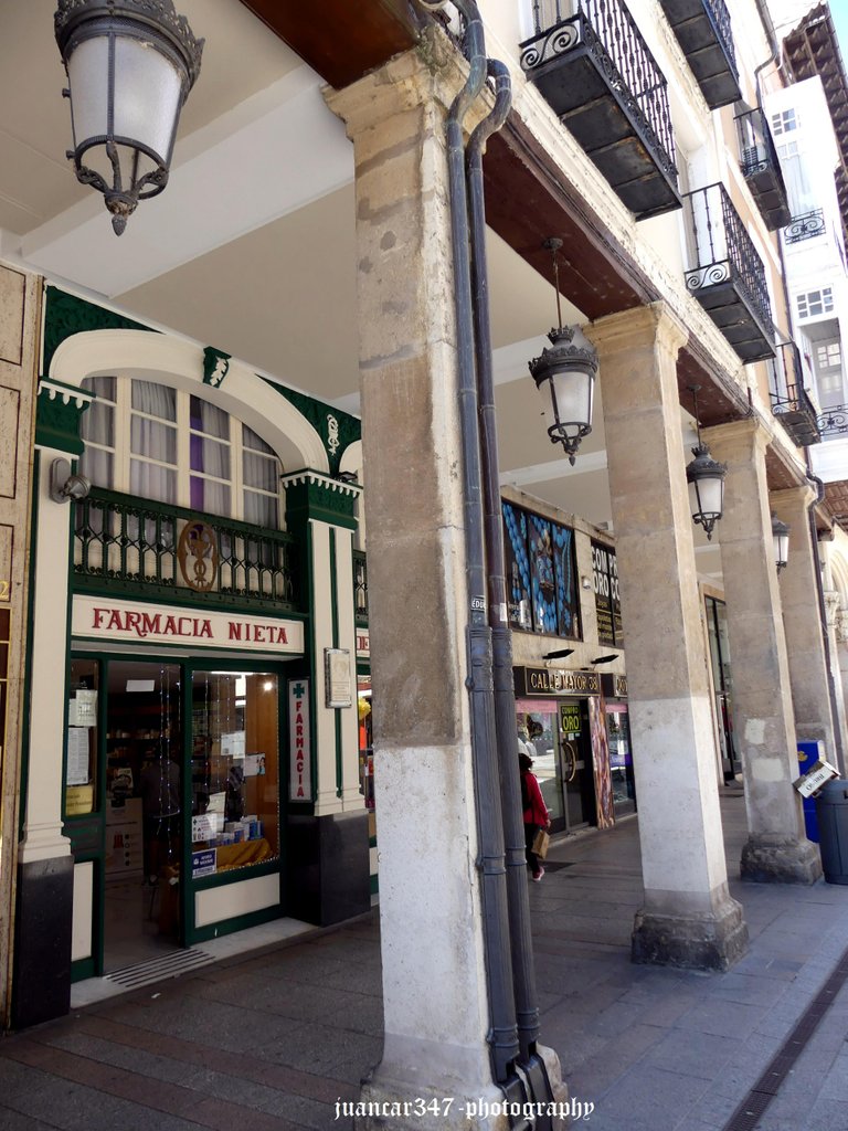 Antigua farmacia de Fernández Rojo, actualmente regentada por su nieta