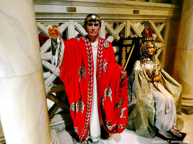 Mark Antony and Cleopatra vs. Richard Burton and Elizabeth Taylor