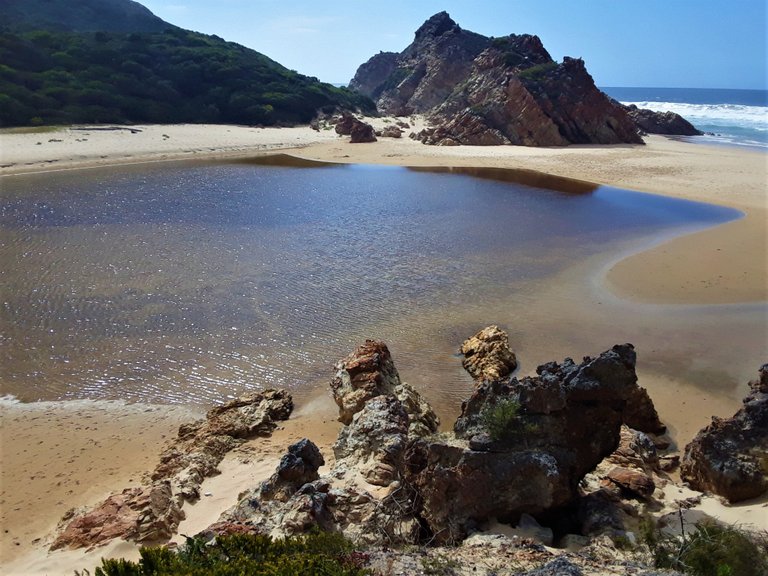 Matjies River flowing out to the Indian ocean