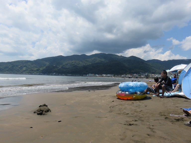 The first time we stayed on the narrow part of the beach.