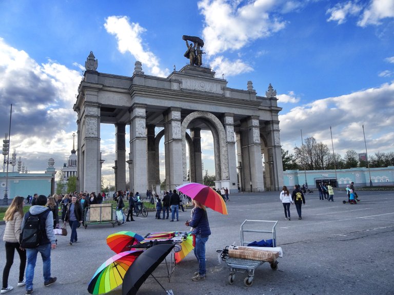 Looks like the Brandenburger Tor in Berlin, but it’s Moscow indeed