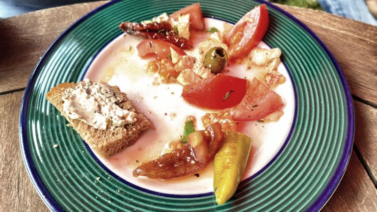 Tomatoes and bread