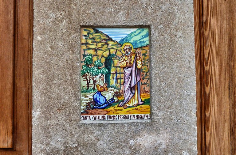 A tiles for a holy man