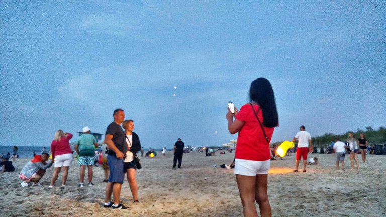 At the evening the polish people are meeting on the beach again