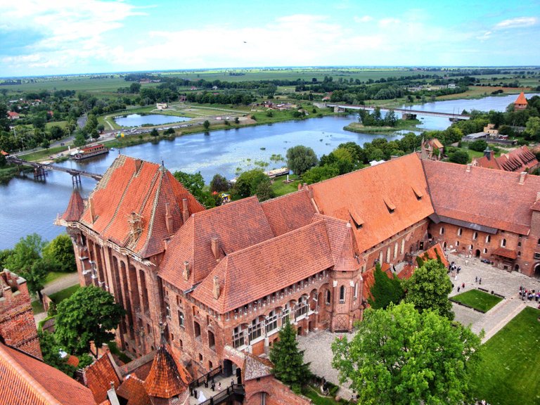 The river behind the castle