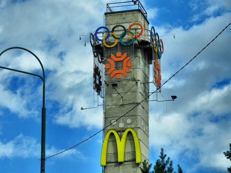 Sign ’o times: Olympian rings from 1984, McDonalds for now